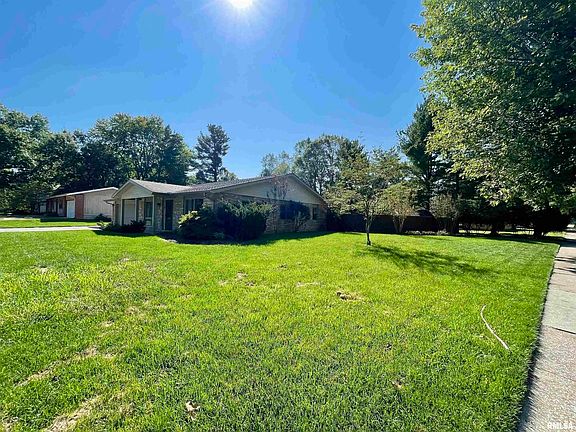3rd image of 1611 W Taylor Dr