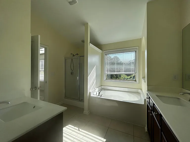 1047 Haley Woods Ct — Photo 19