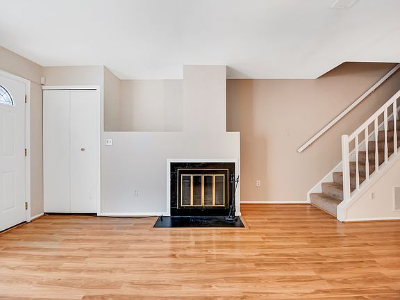 3rd image of 3944 Woodhue Pl #22