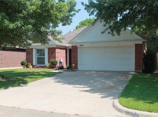 4621 Feathercrest Dr, Fort Worth, TX 76137