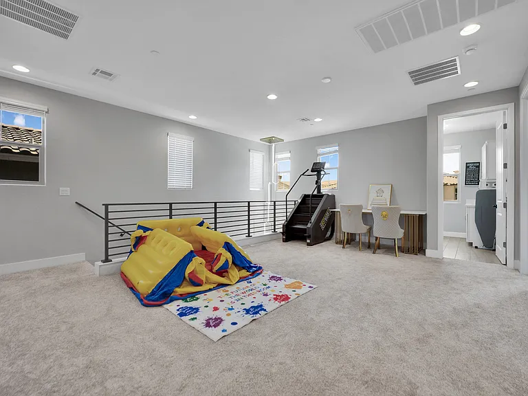 2252 Bird Of Prey St — Photo 17