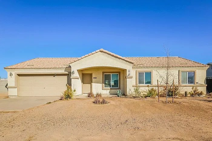 3 bed, 2.0 bath, 1320 sqft, $1,500 — Photo 1