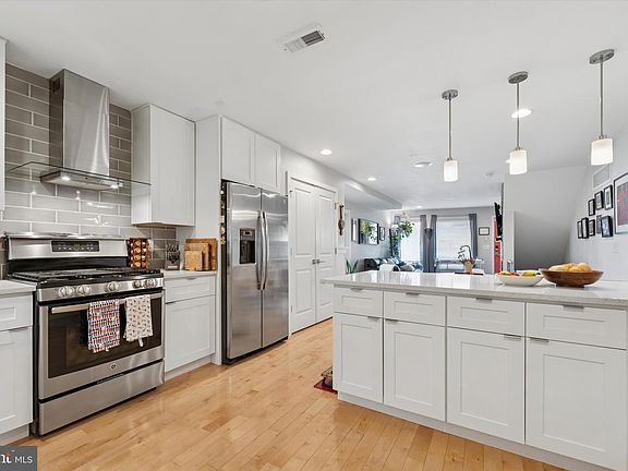 4th image of 1418-20 N Orianna St