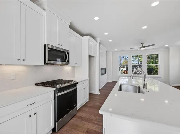 639 22nd St #A, Virginia Beach, VA 23451