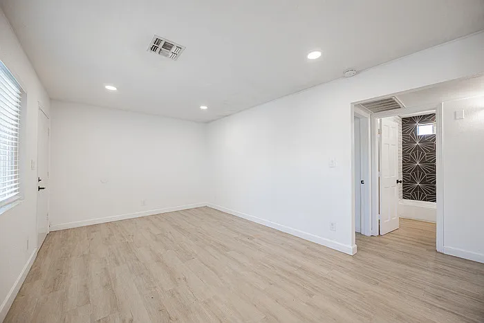 719 N 12th Ave #4 — Photo 6