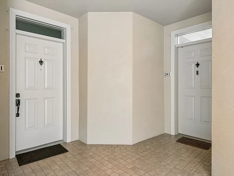 7702 Lake Vista Ct #202 — Photo 28