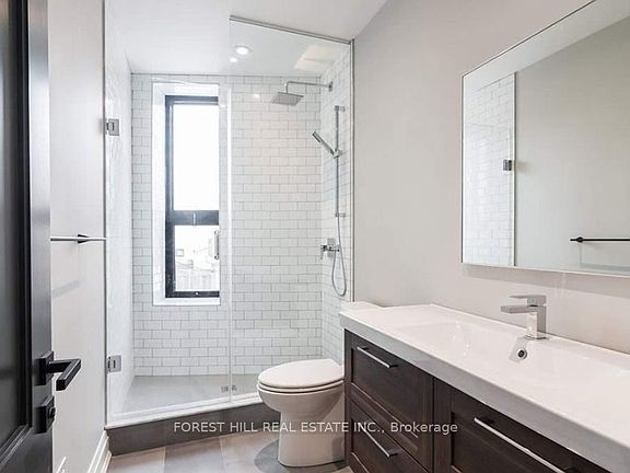 5th image of 1216 Dundas St W Floor 2