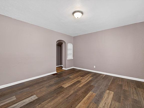 2nd image of 2349-2351 N Lasalle St #9351f7c69