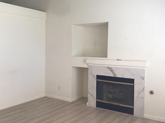 3rd image of 3122 Fairmont Dr