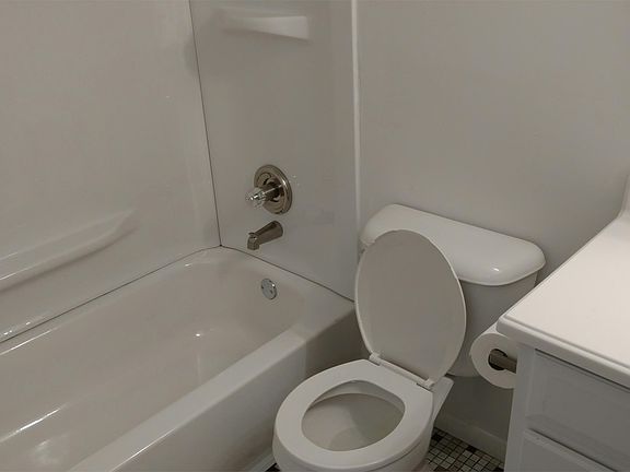 4th image of 1226 E Maywood Ave APT 203