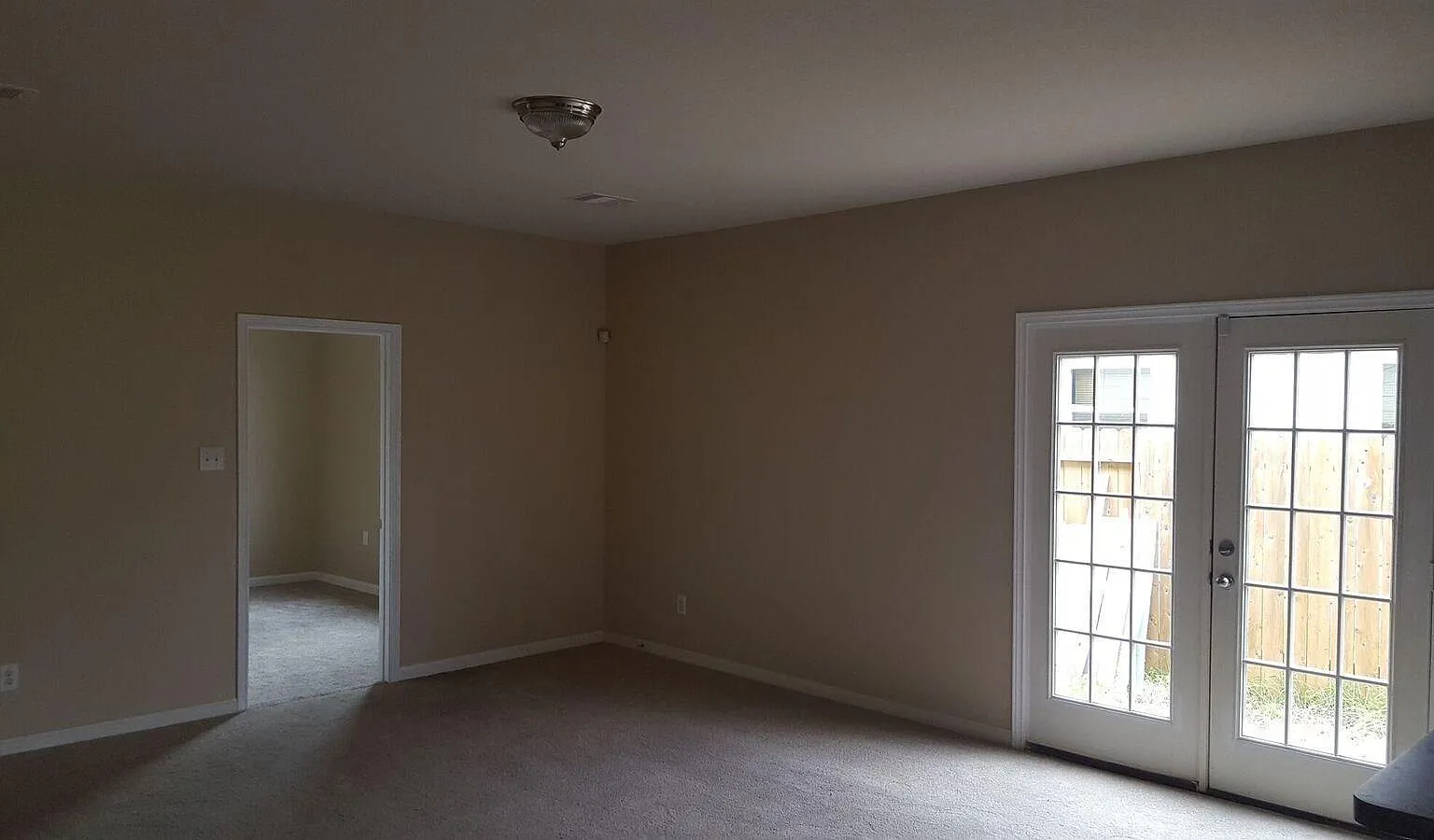 4 bed, 2.0 bath, 1611 sqft, $2,000 — Photo 3