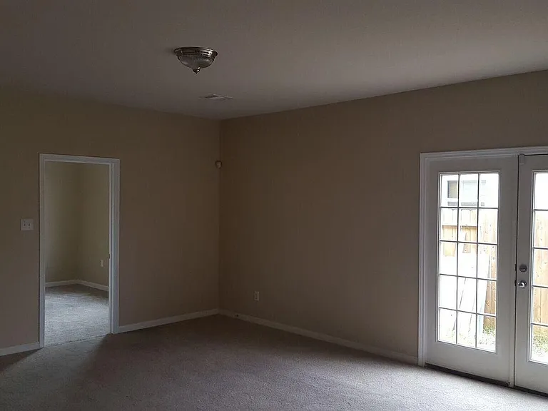5619 Straight Way — Photo 3