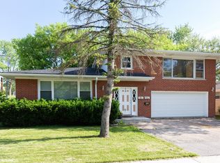 330 E Russell St #B, Barrington, IL 60010