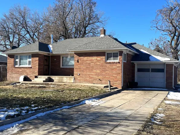 706 Smith Ave, Elwood, NE 68937