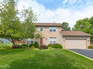 770 Grandview Dr, Crystal Lake, IL 60014