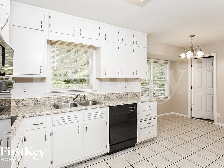 3605 Las Olas Dr — Photo 8