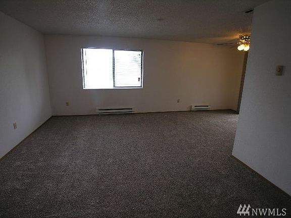 3rd image of 101 E 96th St APT B