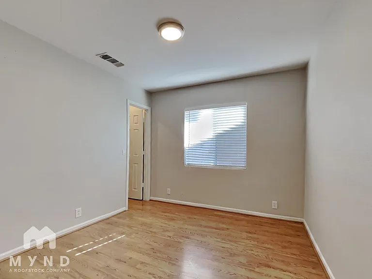 10257 W Pasadena Ave — Photo 17
