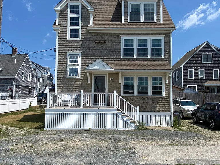 21 Hummock Ln — Photo 1
