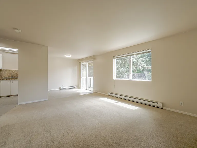 6107 NE 194th Pl #4 — Photo 15
