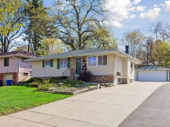1262 Etna St, Saint Paul, MN 55106