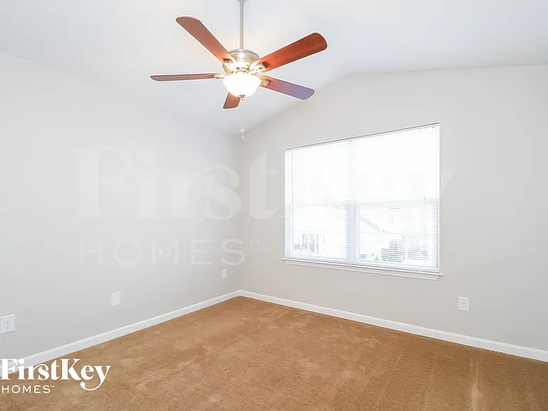 4360 Oak Pointe Dr — Photo 7