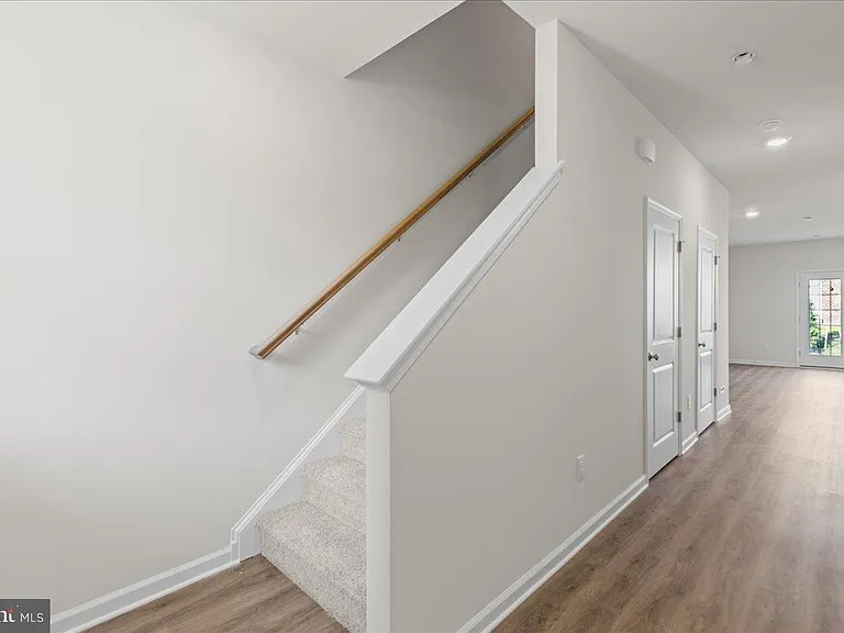 28 Whaler Dr — Photo 4