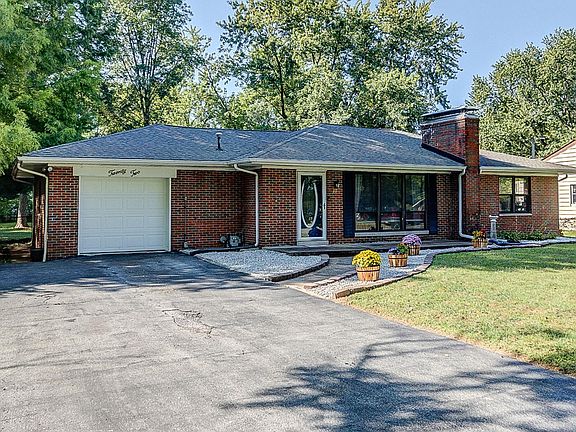2nd image of 22 Elvira Dr