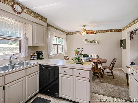 4th image of 2494 Pinesboro Dr NE