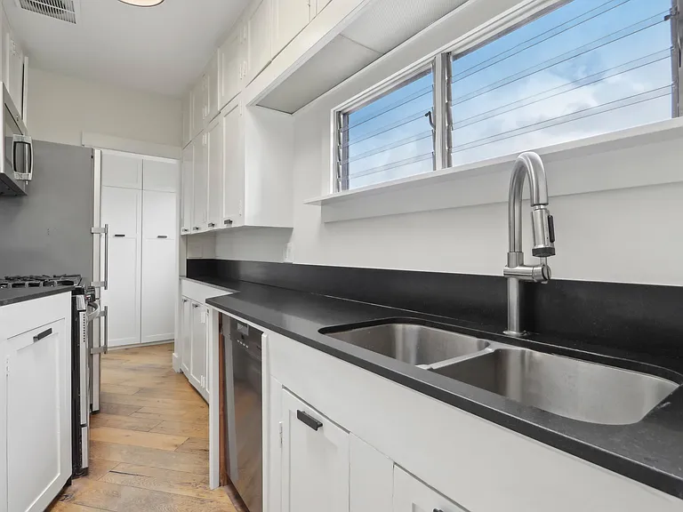 2747 Denby Ave — Photo 6