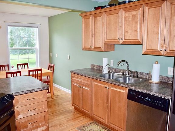 5th image of 1025 Meadowbrook Dr