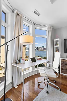 Sold by Christie's International Real Estate Group | media 13