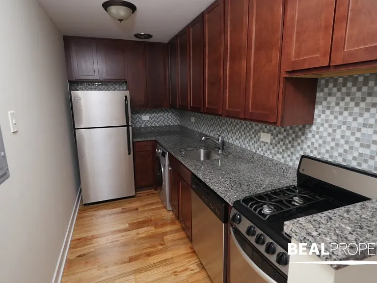 555 W Arlington Pl #405 — Photo 5