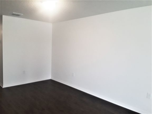 2nd image of 1124 Wynnmere Walk Ave