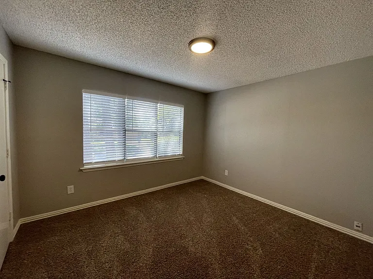 3502 Leighton Dr — Photo 9