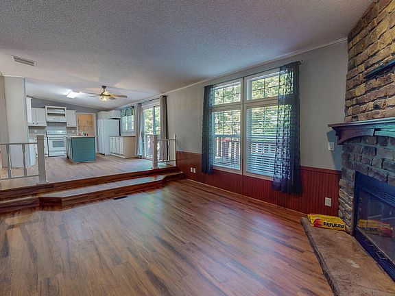3rd image of 148 Chole Marie Ln