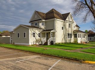 207 W 2nd St, Newell, IA 50568