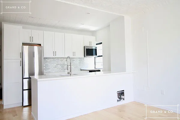 Rented by Grand & Co. | media 36