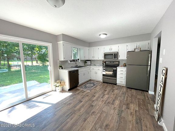 2nd image of 1607 Shady Ct