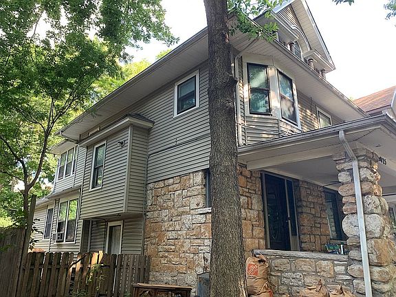 3rd image of 4025 Campbell St