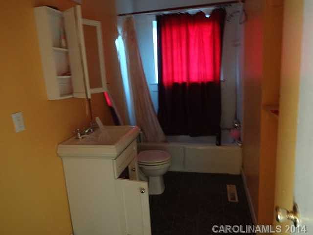 2nd image of 2109 E Greenbriar Rd