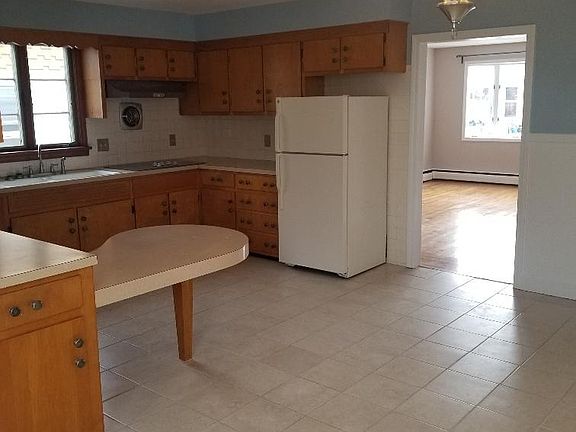 2nd image of 17 Longue Vue Ave