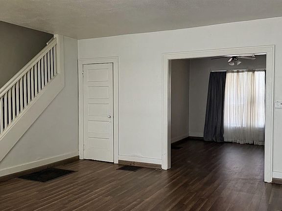 3rd image of 16 Howard Pl