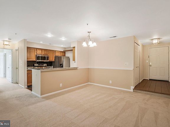 5th image of 240 S Reynolds St APT 404