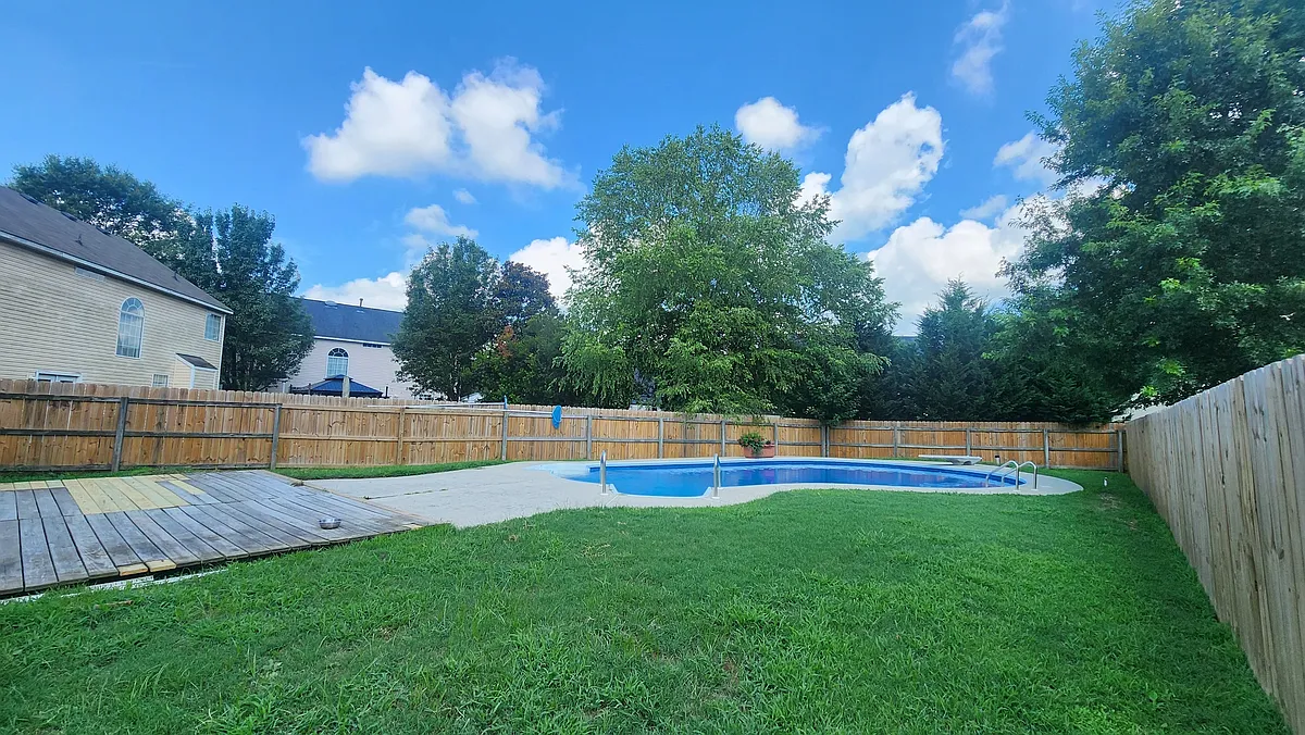 Building Photo - 1828 Somersby Ln
