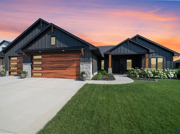 5505 E Canter Ridge Cir, Sioux Falls, SD 57110