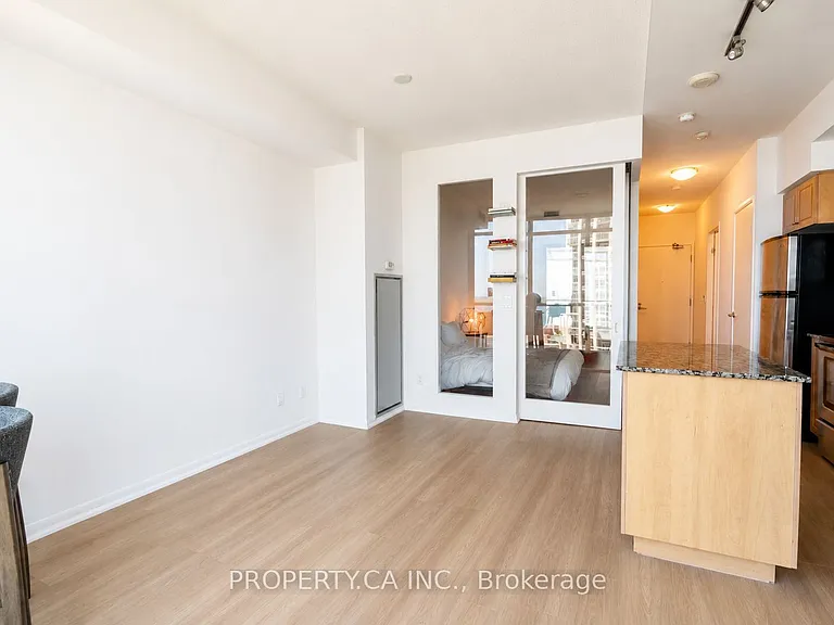 215 Fort York Blvd #2203 — Photo 6