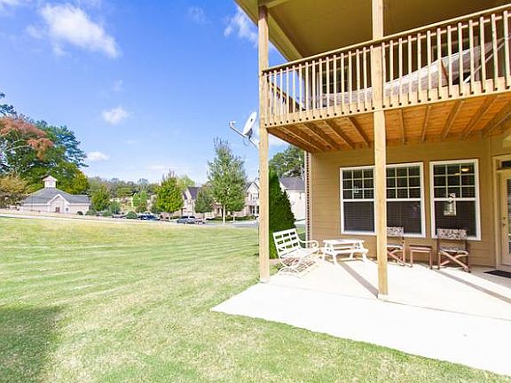 2-Tier Entertainer's Deck