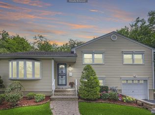 219 Morningside Rd, Paramus, NJ 07652