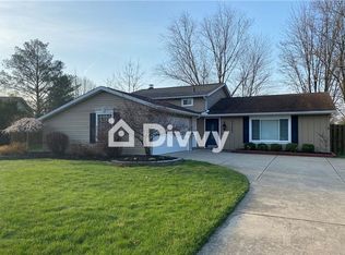 20567 Hemlock Cir, Strongsville, OH